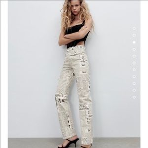 Zara- SOLD OUT- newspaper print jeans